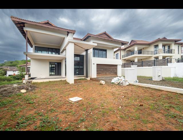 8 BEDROOM HOUSE FOR SALE IN IZINGA